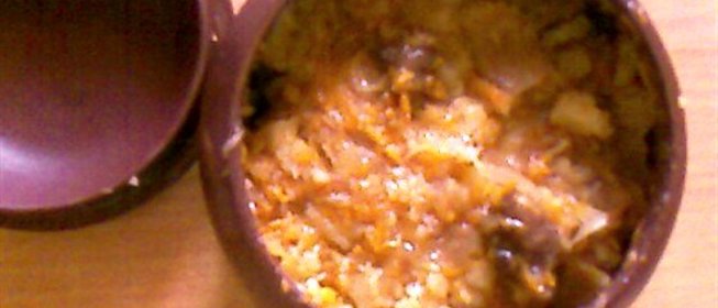 Квашеная капуста с грибами в горшочках