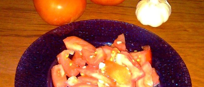 Помидоры с чесноком