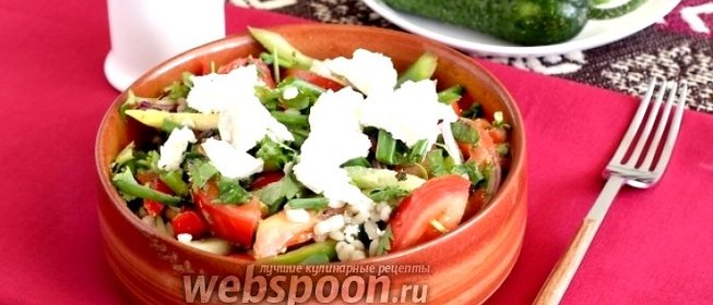 Греческий салат с перловкой и мятой