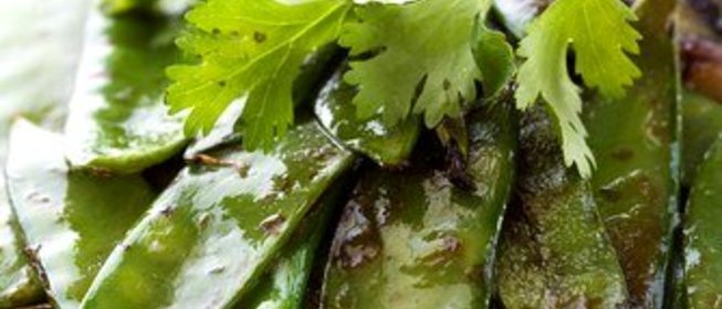 Жареный молодой стручковый горошек