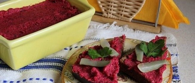 Постный фасолевый паштет со свеклой