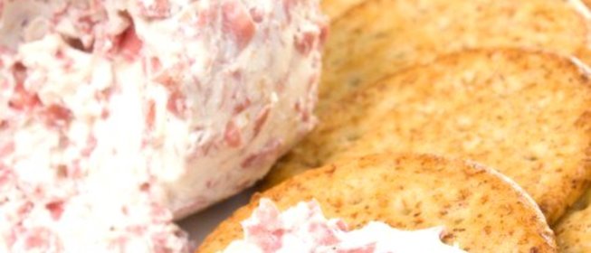 Закуска из вяленой говядины и сыра