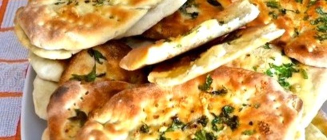 Лепешки с чесноком и зеленью