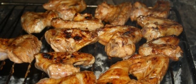 Крылышки на решетке