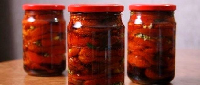 Помидоры с морковкой и перцем