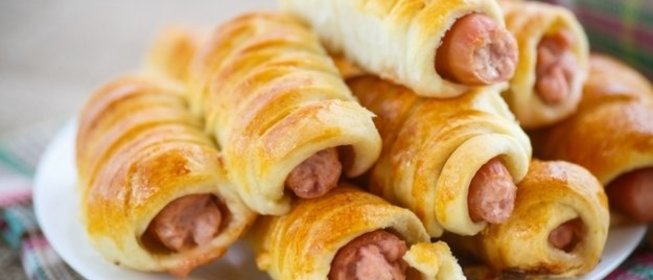 Мини-сосиски в тесте