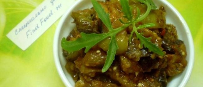 Баклажаны тушенные с томатом и перцем