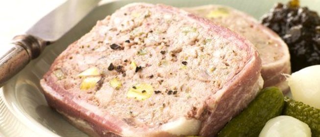 Паштет из свинины с беконом и ветчиной по‑деревенски