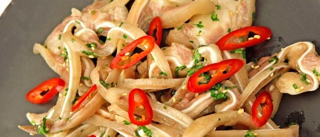Закуска из поросячьих ушек