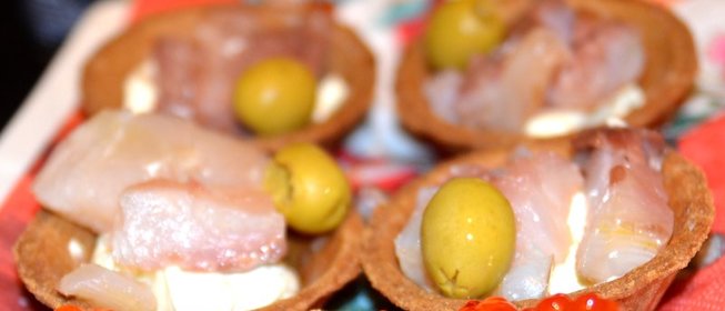 Тарталетки со слабосолёным муксуном