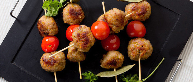 Мясные шарики с помидорами