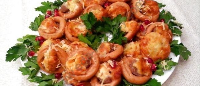 Закуска из сушек Рождественский венок