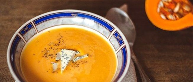 Суп-пюре из тыквы с сыром рокфор