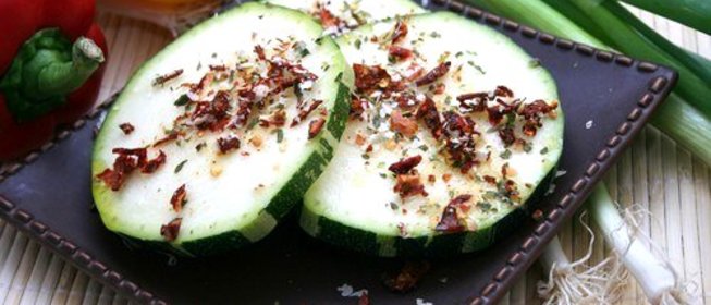 Карпаччо из молодых цукини