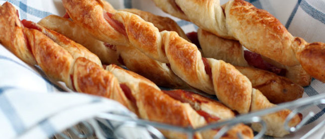 Слоеные палочки с ветчиной