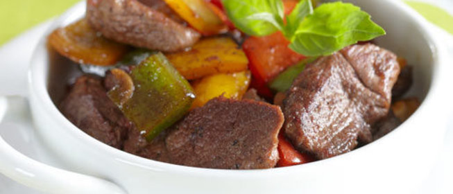 Говядина, обжаренная со сладким перцем