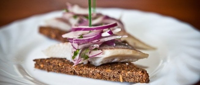 Канапе с сельдью