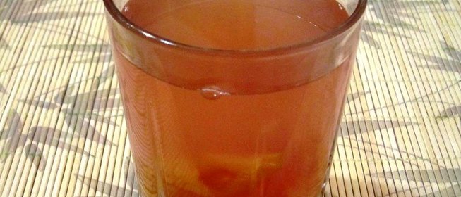 Компот из слив с лимоном и изюмом