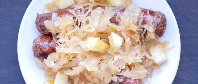 Сосиски с капустой по-немецки