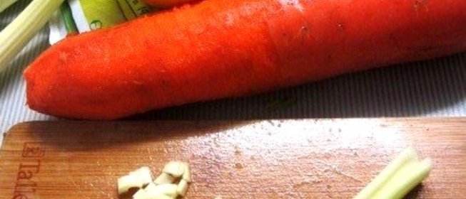 Салат веганский с сельдереем и морковью