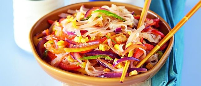 Рисовая лапша с острым и сладким перцем