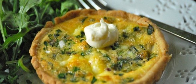 Тарталетки с творожным сыром и зеленью