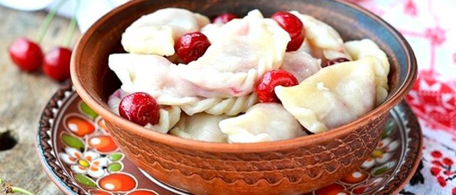 Вареники с вишнями (заварное тесто)