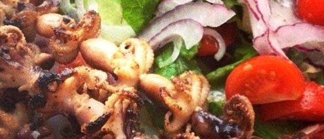 Мини осьминоги на шпажках