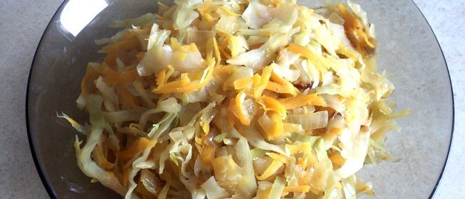 Тушеная капуста с морковью