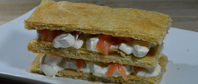 Закуска с лососем и огурцом