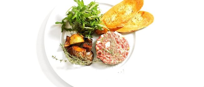Тартар из говядины с каперсами
