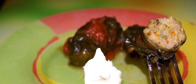 Долма из свекольных листьев