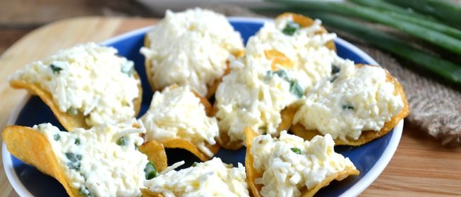 Закуска на чипсах