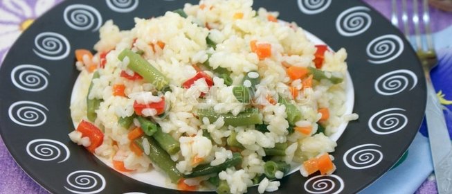 Свежие помидоры с пастой