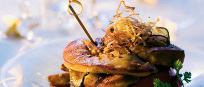 Клаб-сэндвич с фуа-гра и яблоками ранет