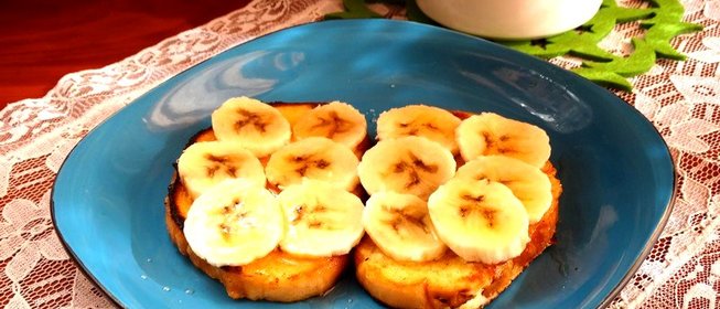 Йогуртовые гренки с бананом