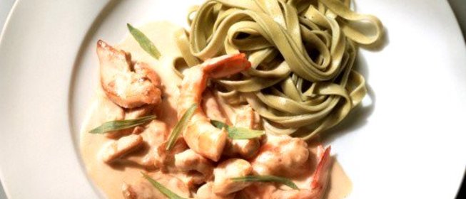 Лобстер под соусом морней