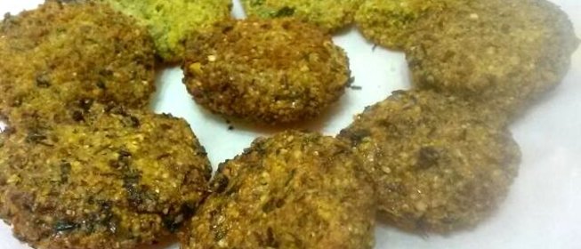 Фалафель с рукколой и йогуртовой заправкой с тахини