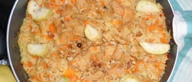 Плов из индейки с айвой, курагой и фейхоа