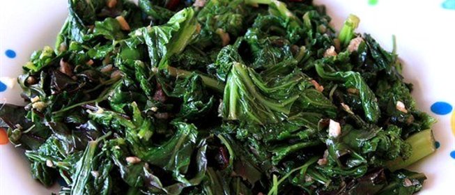 Листовая капуста с беконом