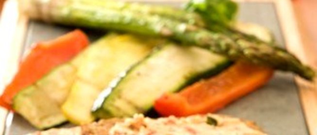 Постный спред с тофу, печеным чесноком, луком и болгарским перцем