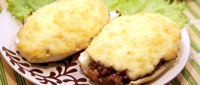 Закусочные слойки с грибами