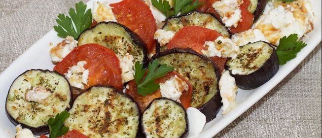 Салат-закуска с жареным сыром