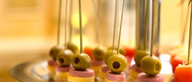 Канапе с сыром и ветчиной