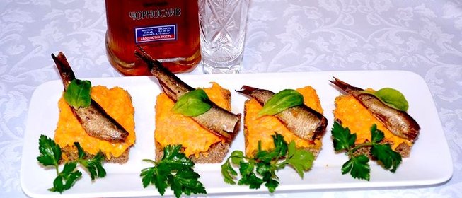 Канапе со шпротами