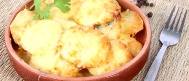 Гратен из батата со сливками и пармезаном