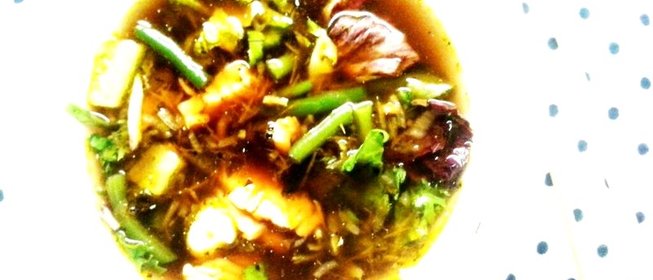 Японский суп с лососем и зеленью