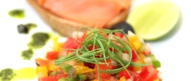 Севиче из лосося на тостадас