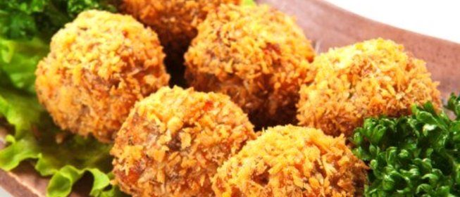 Аранчи с зеленым горошком и моцареллой