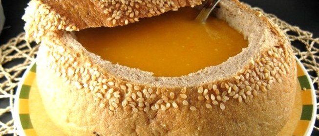 Куриный суп в хлебе